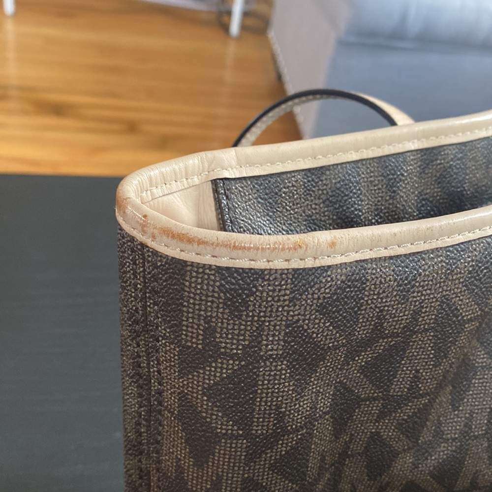 Michael Kors tote bag and matching wallet - Picture 3 of 4